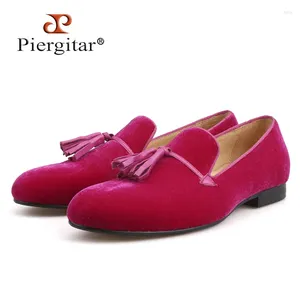 Повседневная обувь Piergitar Five Color Men Men Velvet Fashion Leather Tassel Loafers Свадьба и вечеринка мужская квартира плюс