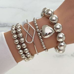 Women's Sier pärlstav hänge med ihåligt hjärta 5-stycke armband set