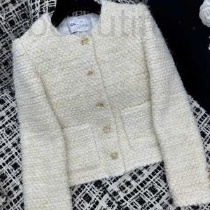 Damenjacken Designer Early Frühling Neue Nanyou Cha Promi Little Duftstufe Wind süß und schlanker Eleganz vielseitiger runder Hals -Strickjacke für Frauen 2pdl