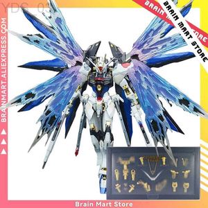 Action Toy Figures Daban 8802 Strike Freedom MG 1/100 Assembling Model Action Toy Figures Robots Assemble Model Kits Toy YQ240415