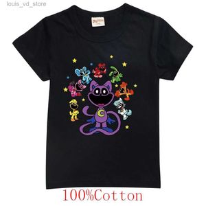 Одежда устанавливает новую игру Улыбающиеся тваритчики Tshirts Kids 2024 Летняя одежда для мальчиков кошка пик в футболке для детей с коротким рукавом.