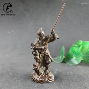 Dekorativa figurer Antik Monkey King Sun Wukong Statue Gold Color Office Desk Decoration Miniature Brass Plated Car Ornament Home Decor