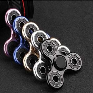 Dekompresyon Oyuncak 70mm Üçgen Parmak Alüminyum Alaşım Metal Spinner Kutu Yok R188 Yatak Dönüşü 3-4 Dakika Çocuk Oyuncak Dekompresyon Oyuncak Spinnerl2404