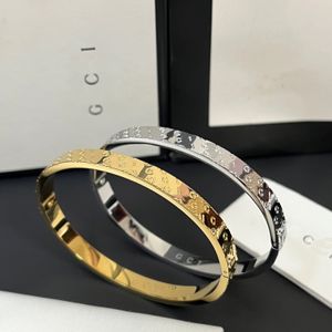 Bangle di design da donna Daily Outfit Travel Boutique Women S Bangle Boutique Bracciale in acciaio inossidabile Bracciale primaverile Nuovo Birthing Love Gift Blangle