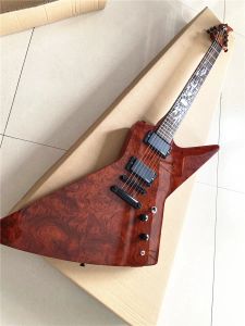 Guitar Custom Edition Rosewood fornir w kształcie 6 -startowej gitary elektrycznej z czarnymi akcesoriami na podstru