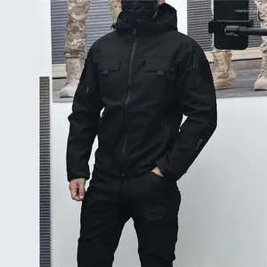 Roupa de ginástica 2024 Veludo de inverno masculino espessado ao ar livre Invader Tactics de concha macia à prova de vento e à prova d'água, conjunto de carga de montanhismo