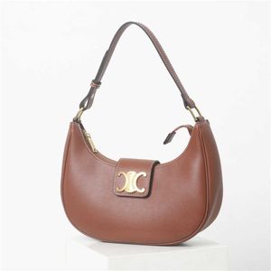 아치 al cowhide bag 2024 Spring/Summer Fashion Moon 1 어깨 핸드 헬드 중년 여성을위한 프랑스 스틱 겨드랑이