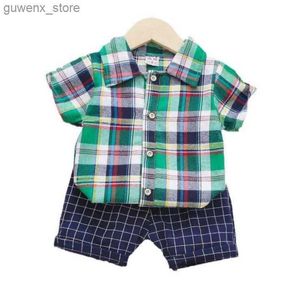 Kläder set nya sommar babykläder passar barn pojkar pläd skjorta shorts 2st/set småbarn casual dräkt spädbarn kläder barn träningsdräkter y240415y240417hey11