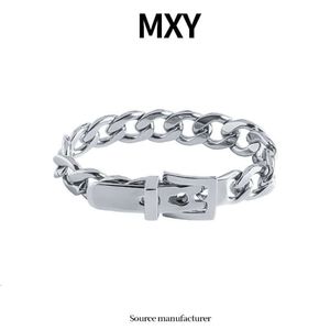Personalità hip-hop alla moda in acciaio di titanio chiaro, cinghia di orologio da orologio, braccialetto maschile, design di nicchia, braccialetto di coppia