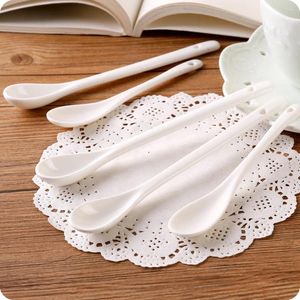 Łyżki 1PC mini słodki mały biały ryż deser długa zupa dzieci łyżka ceramiczna narzędzia stolika kuchennego prezent stołowy