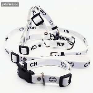 Designer Dog Harnesses+Leashes+Collar Set Black and White Classic Loft Logo Dog Collar Justerbara hundar Nackband Led Leash Söt husdjurssele Hundtraktion Rope