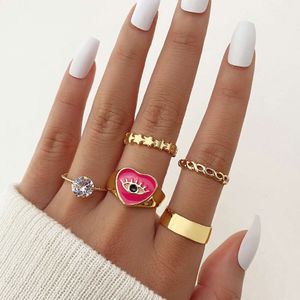 Ny Drip Oil Love Multi Joint med Five Point Star Eyes och Diamonds 5-Piece Ring Set