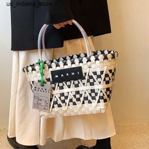 Beach Bags Large capacity woven vegetable basket 2024 new checkerboard contrasting color handbag summer girl single shoulder tote bag Q240415