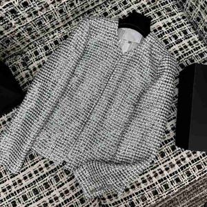 Kvinnors jackets designer 2023 tidig höst ny nanyou gaoding cha xiaoxiangfeng tung industri paljett vävt grov tweed smal och mångsidig kappa bzbe