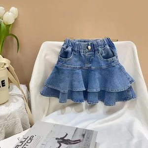 Kızlar Denim Kısa Etek 2024 İlkbahar Yaz Koreli Çocuk Moda Fırıltı Yarım Etek Küçük Kızlar Bebek Kısa Etek 240410