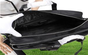 2021 MEN039S Black Nylon Designer Portfölj högkvalitativ bärbar väska stor kapacitet Retro Fashion Office Handbag7377727