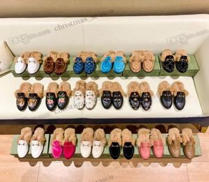 Modedesigner Kvinnor tofflor Bee Loafers äkta lädermulor Princetown Woman Metal Buckle Chain Lazy Slides Casual Flat Shoes Slipper5602104