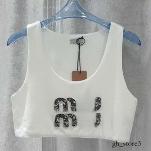 Camicia Miui Nuova giubbotto 23SS donna miu usura esterna tops mui mui top designer marca di moda bikini senza maniche t-shirt ricamo perline da ricamo in perline dolce