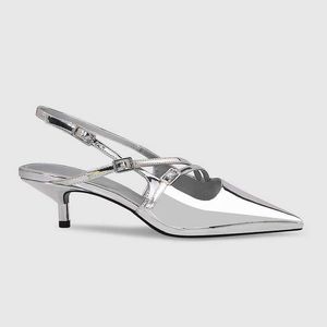 Sandalet moda patent sivri uçlu kedi yavrusu ayak parmağı, bayan ayakkabılar gümüş düğün ayakkabıları siyah orta topuk çok yönlü j240416