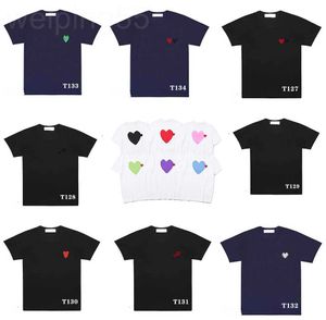 Play Designer Mens T Camisetas moda feminina CDG Clearte Heart Badge Roupas de top