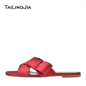 Lässige Schuhe Frauen Fringe Beach Cross Band Red Wildleder Pantoffeln Schwarz Satin Dunkelblau Samt flache Sandalen Urlaubsrutschen Großhandel Großhandel