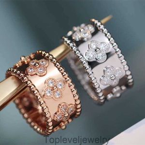 Luxury Classic 4/quatro folhas de trevo charme precisão edição caleidoscópio anel feminino quatro flores de flor de diamante de diamante completo pequeno presente no dia dos namorados presente