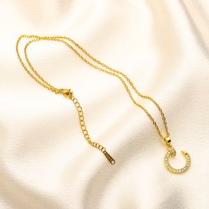 Luxury Designer Brand Letter Pendant Necklaces Chain 18K Gold Plated Necklaces Designer Jewelry Wedding Gift