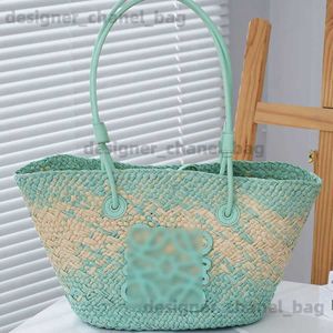 Totes Luojia Grass Woven Bag Handmade Weaving Vegetable Basket Large Capacity French Vine Woven Beach Vacation Net Red One Shoulder Beach Bag T240416