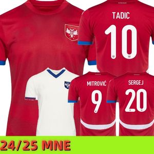 2024 2025 Jersey de futebol da Sérvia Copa Euro Milivojevic Mitrovic Tadic Sergej 24 25 Casa Red Away Futebol Branco Camisas Adultos Kit