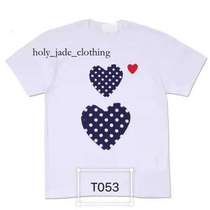 2024 moda masculina tocar camiseta Garcons Designer camisetas vermelhas comms coração casual feminino des Badge Graphic Tee Heart Better CDGS Bordado de manga curta 3124