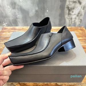 24 Nya modemän Romeo Mule Paris Designer Shoes Luxury Leather Women Patent Leather Dress Shoes Storlek 35-44