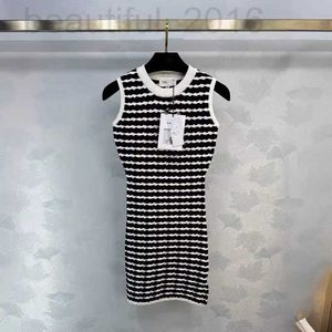 Basic & Casual Dresses designer Early Spring New CH Nanyou Gaoding Countryside Style Slim Waist and Elastic Round Neck Sleeveless Knitted Dress AJX2