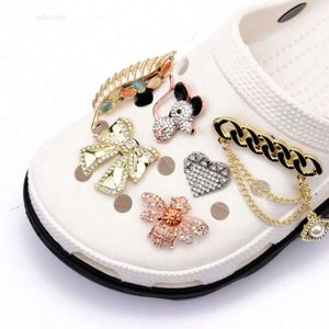 Wholesale Metal Rhinestone Bear Bee Butterfly Dragonfly Animal Pvc for Decoration Clog Shoe Charmsarms 50% Discount