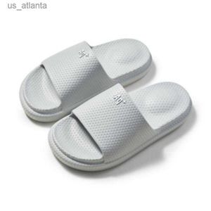 Slippers utune massagem feminina luminagem mudo casa eva praia slides de ar livre e ar livre slip-ons banheiro anti-slip masculino sapatos de verão h240416 io9r