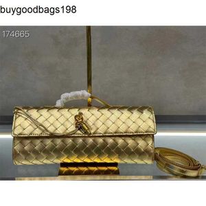 Bottegvenetas Andiamo Clutch Bag 2024 Springsummer New Handmade Weaving Dinner Cowhide Handheld Small Square One Shoulder Crossbody