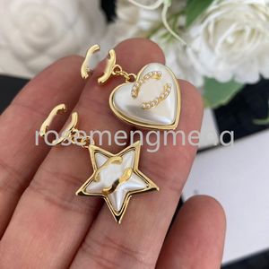 Yeni yıldız kalp küpeler stud moda inci küpeler kadın lüks tasarımcı marka mektubu mücevher kadın yüksek kaliteli 18k altın kaplama alaşım düğün hediyeleri lüks mücevher