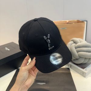 Lyxdesigner hatt broderad baseball cap casual klassiska hundra bowknot brev ta solskydd designer koreansk nisch varumärke baseball mössor är populära coola