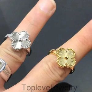 Hochwertige Bandringe Vierblatt Clover Diamond Ring Mode plattiert Silber Gold Cluster Schmuck