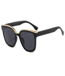 Mode av högsta kvalitet Polariserat glaslins Klassiska solglasögon Män Kvinnor Solglas med fall och tillbehör 82283433469