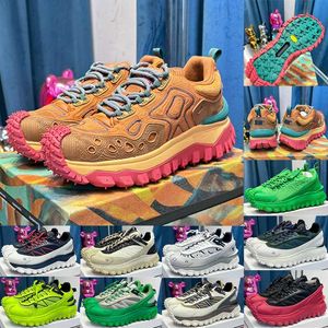 Varumärkesdesigner trailgrip spannmål gtx sneakers fashionabla män kvinnor lågskurna sportskor läder övre gummi däck ensamma par andningsbara gortex klättringskor