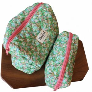 floral Patterned Medium-sized Cosmetic Bag For Skincare Products Portable Travel Organizer Makeup Bag Small items storage bag 41I3#