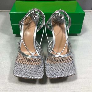 Sandálias tecidas de salto alto salto feminino saltos mans seres prateados banquet banquet praia de moda superior tendência tornozelo tira de verão estilo romano shoe 35-43