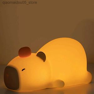ランプシェードかわいい漫画シリコーンLED CAPYBARA NIGHT LIGHT USB充電ダムな睡眠ナイトライト誕生日プレゼントとして子供の部屋を飾るために使用されるQ240416
