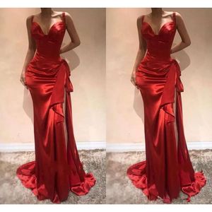 Långa eleganta röda klänningar älskling sjöjungfru formell prom klänning med slits svep tåg blixtlås sida delad aftonklänningar satin båge