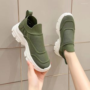 Lässige Schuhe bequeme Frauen Sneakers auf Keilschürze Damen Solid Sports laufen atmungsaktiven Strickspaziergang 2024