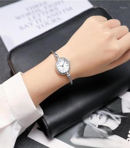 Women039s Mode kreatives Armband Uhr Vintage Elegant Designer Ladies Army Watches Einfache Rom weibliche Uhr Drop Armswatc5285984