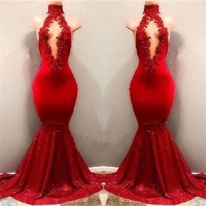 Sexy hohe rote Nacken Meerjungfrau Paillettenröcke Gradkleider mit hohlen vorne vorgeschlagenen Spitzen -Perlen Abendkleidern
