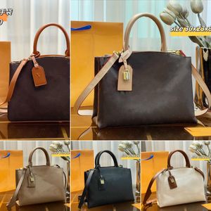 Tote bag Designer Handbags Fashion Leather Brown lattice shoulder Bags Portable Shopping Outing Commuter Bag Shoulder bag Middle size