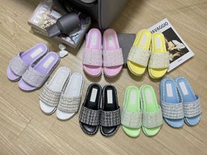 Sandálias de designer feminino mulheres deslizam sandale slipper liners sliders de sapato travesseiro de piscina de verão conforto casual mulas acolchoadas moda moda sapatos de fácil de usar