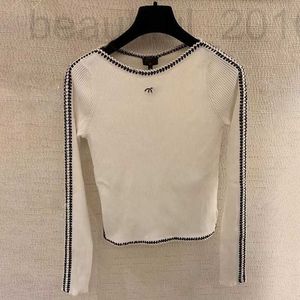 Kvinnors stickor Tees Designer Xiaoxiang svartvit stickad topp för våren 23 Ny Slim Fit Simple Long Sleeve Underlay igo6